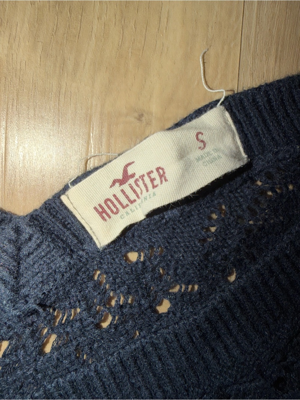 Hollister Dark Navy Open-Knit V-Neck Sweater - Picture 3 of 3